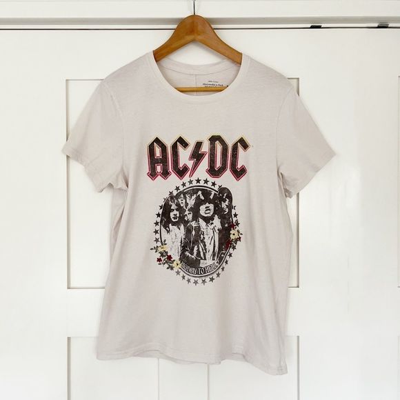 AC/DC 90s-Inspired Relaxed Band Tee - Picture 2 of 4